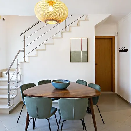 Pink House פארו